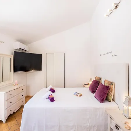 Holiday Home In Carvoeiro Near Beach *